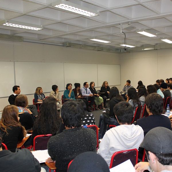 Lee más sobre el artículo Estudiantes de Primer año son recibidos por profesores y compañeros en Jornada de bienvenida