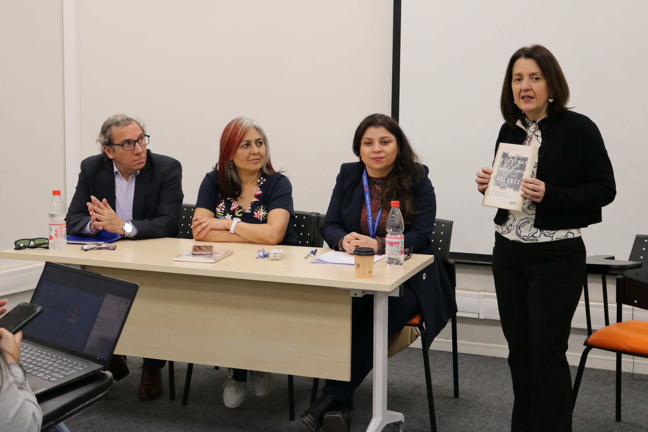 Lee más sobre el artículo Presentación del libro “Víctimas y sobrevivientes de violencia” en la Escuela de Psicología PUCV