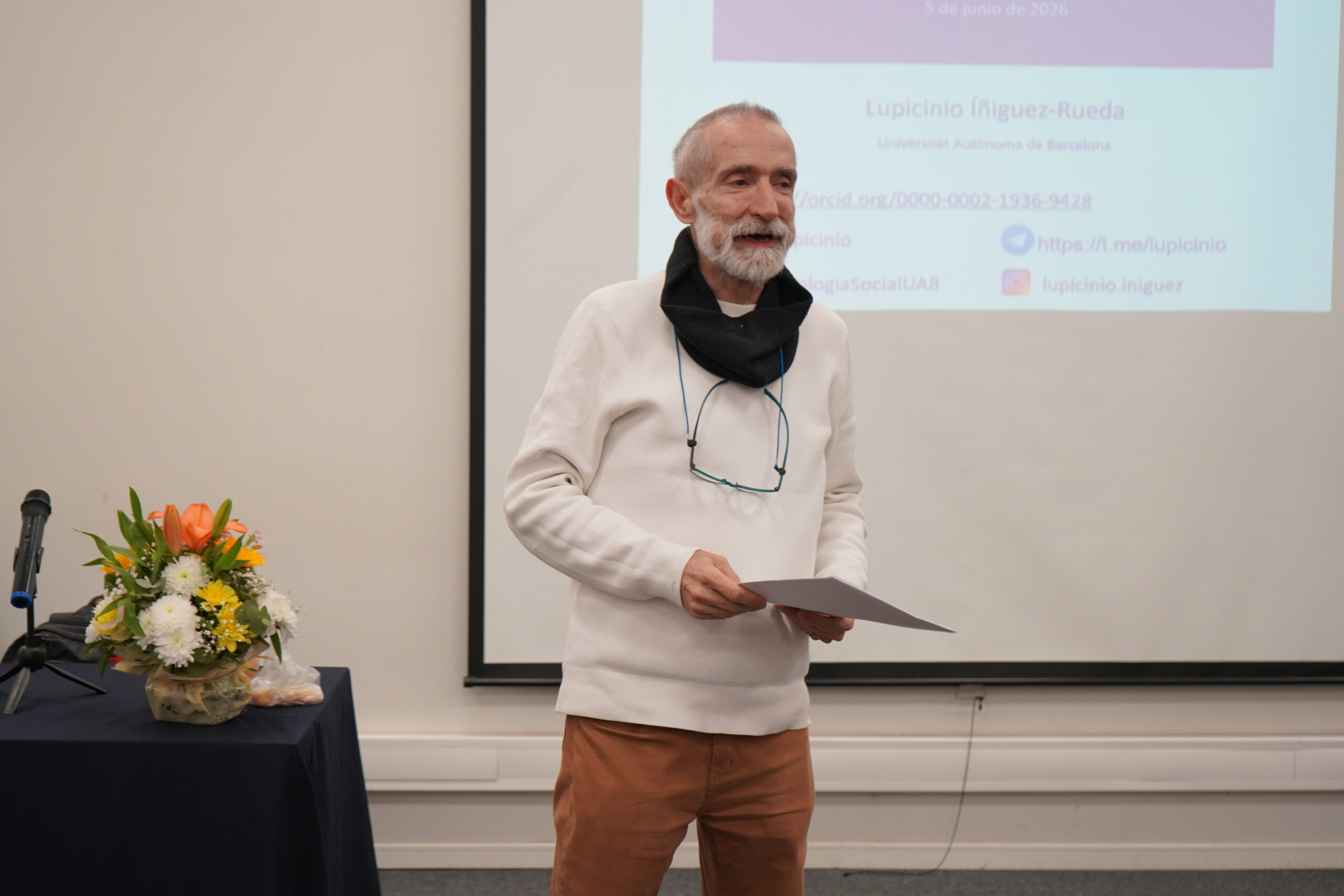 Lee más sobre el artículo Lupicinio Íñiguez realizó conferencia sobre Investigación e Innovación Responsable