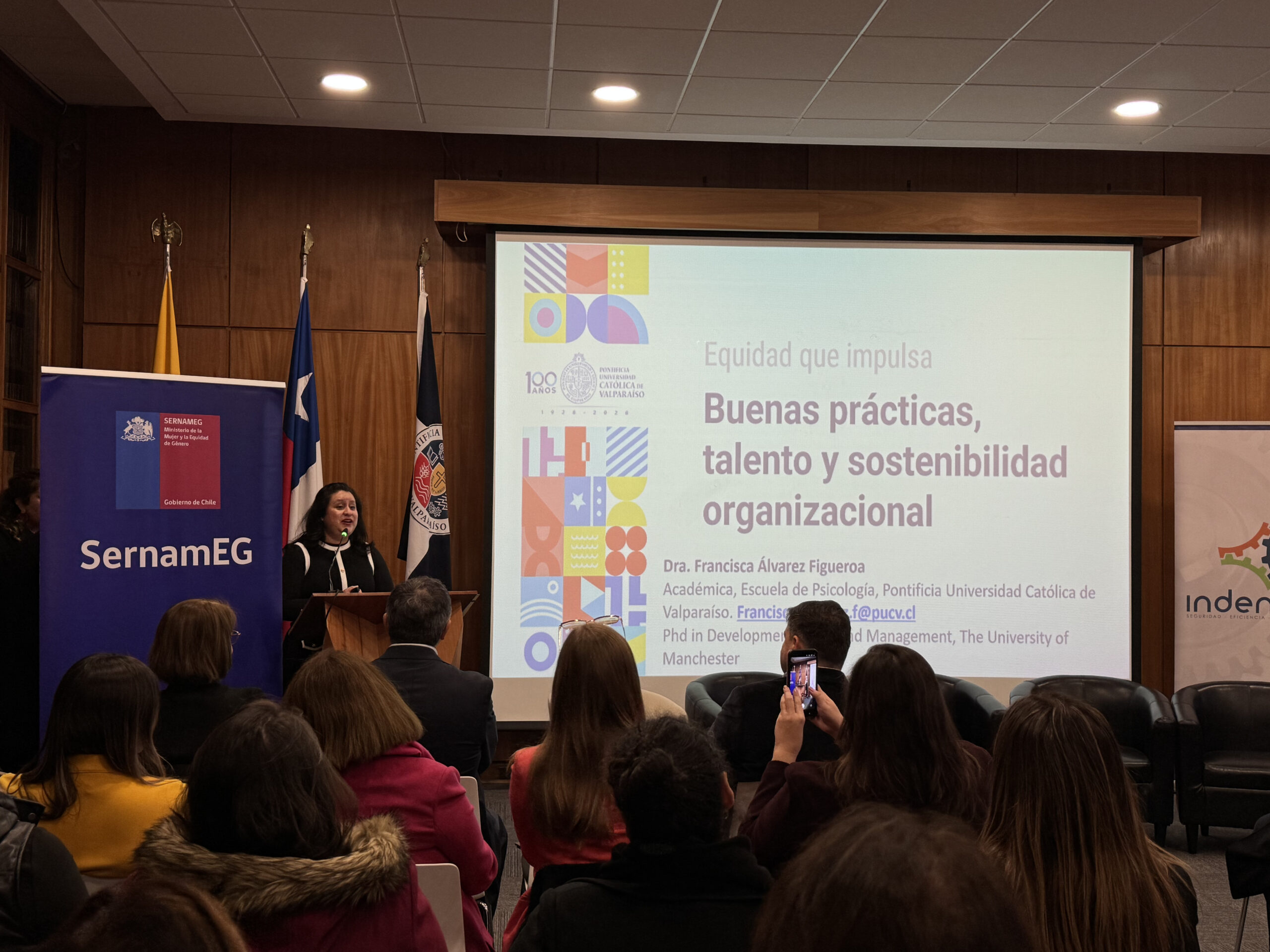 Lee más sobre el artículo Académica de Psicología PUCV participó en conversatorio regional sobre equidad de género y organizaciones